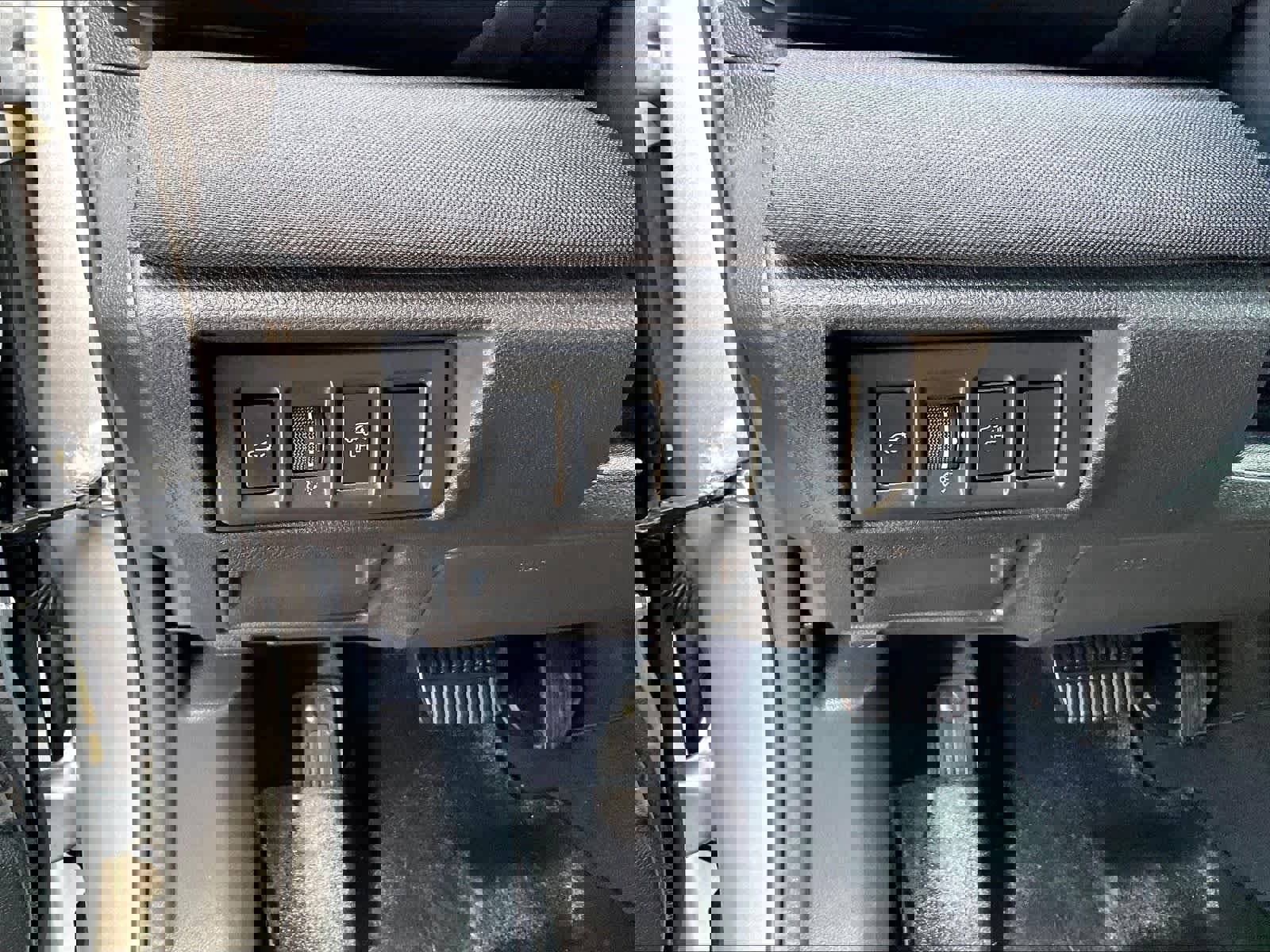 Used 2024 Subaru Outback Premium image 28