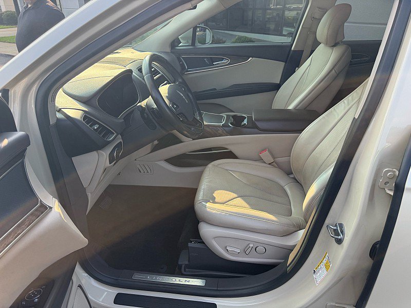 Used 2018 Lincoln MKX Reserve w/ Lincoln MKX Climate Package AWD/4WD image 9