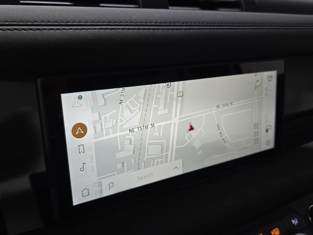 Used 2024 Land Rover Defender 110 X-Dynamic SE AWD/4WD image 17