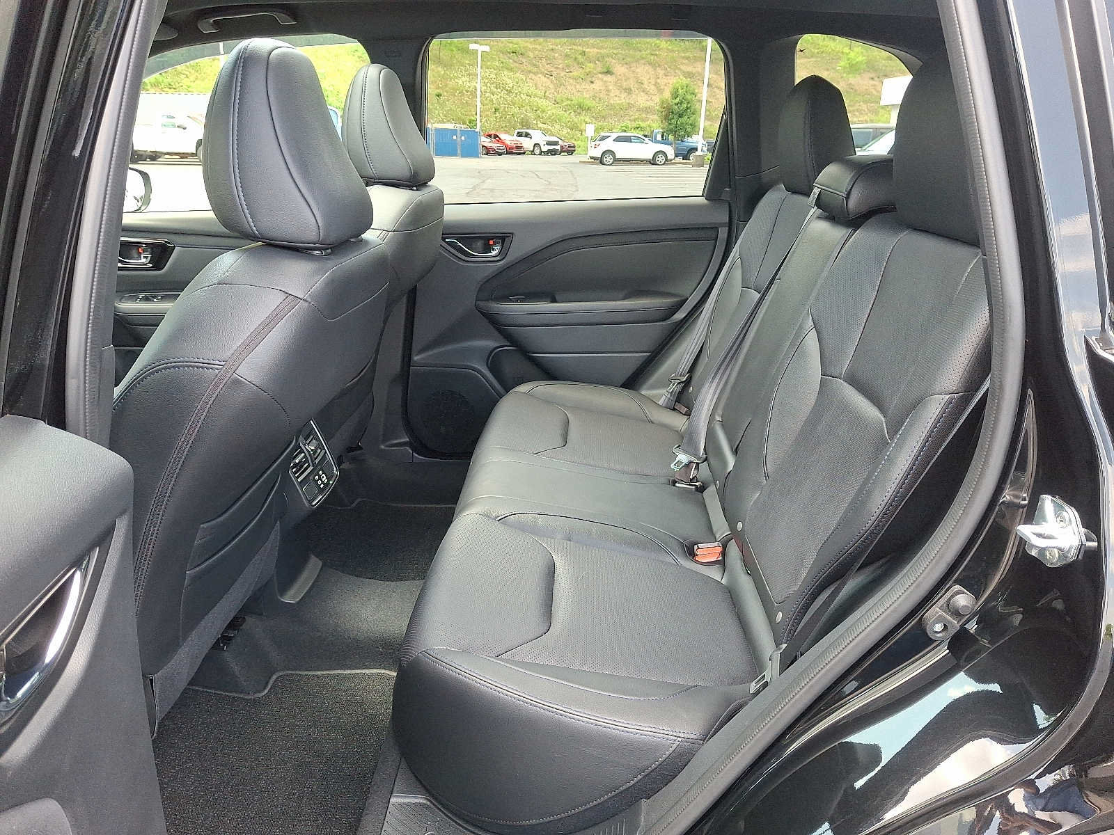 Used 2025 Subaru Forester Limited AWD/4WD image 10