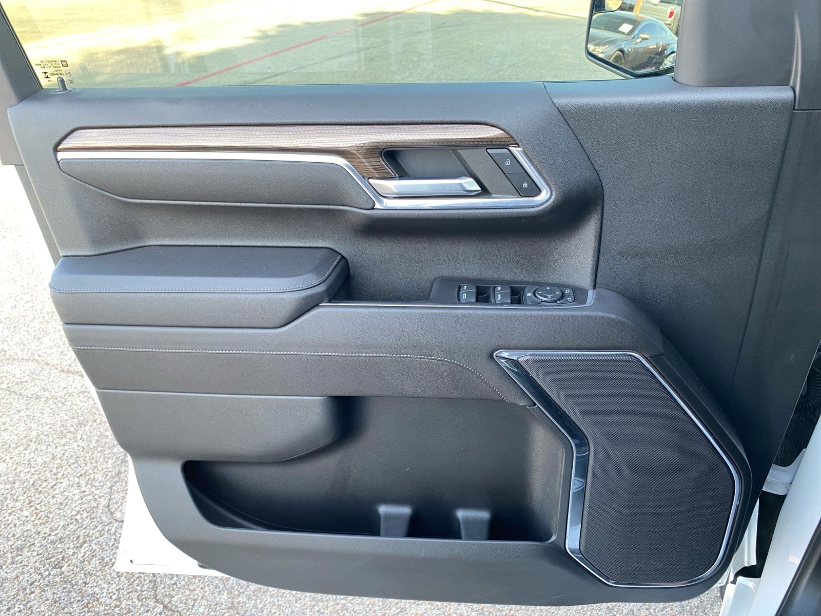 Used 2023 Chevrolet Silverado 1500 LT image 30