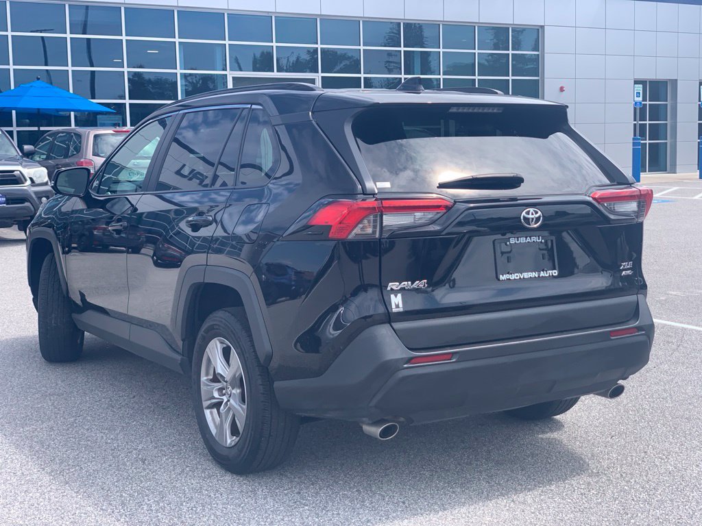 Used 2025 Toyota RAV4 XLE AWD/4WD image 4