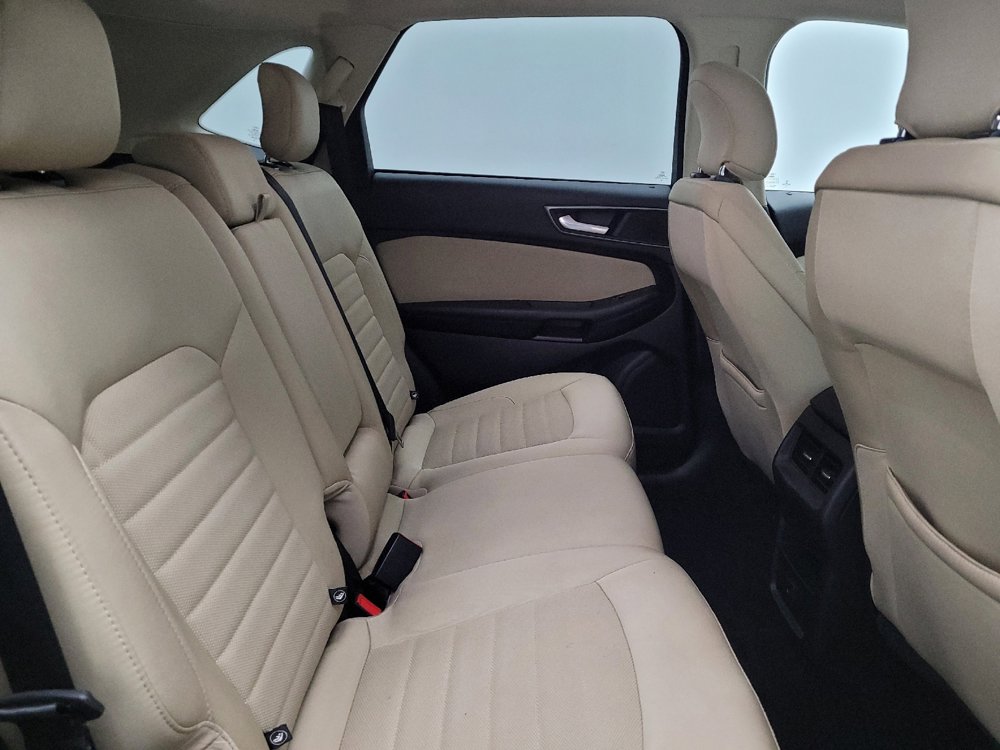 Used 2016 Ford Edge SE image 19