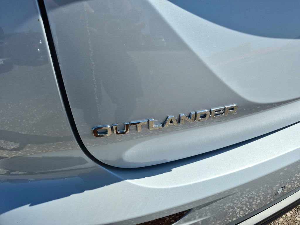 New 2026 Mitsubishi Outlander ES FWD image 13