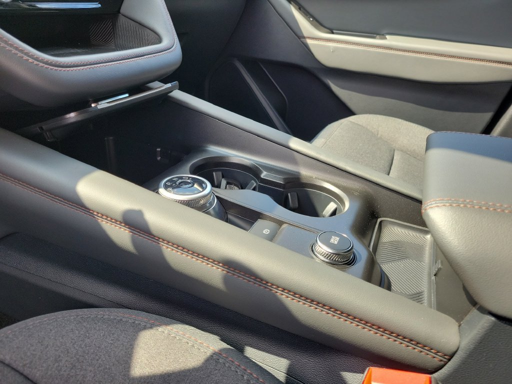 Certified 2025 Ford Explorer Active RWD image 30