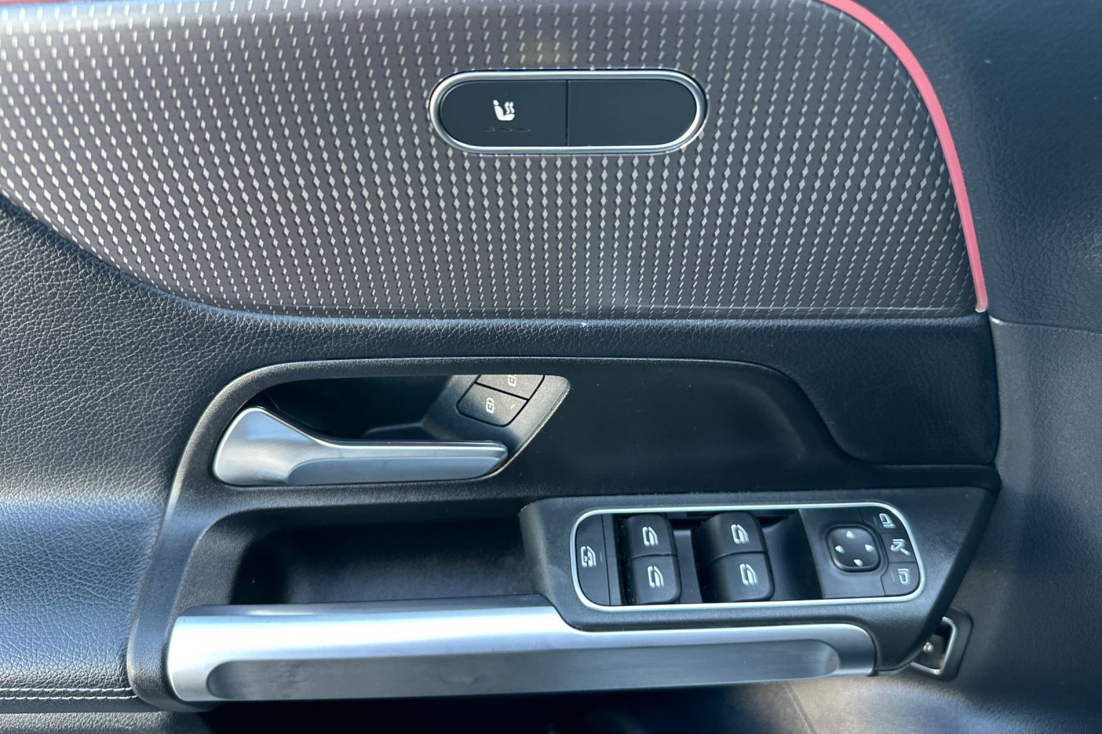 Used 2022 Mercedes-Benz GLB 250 image 11