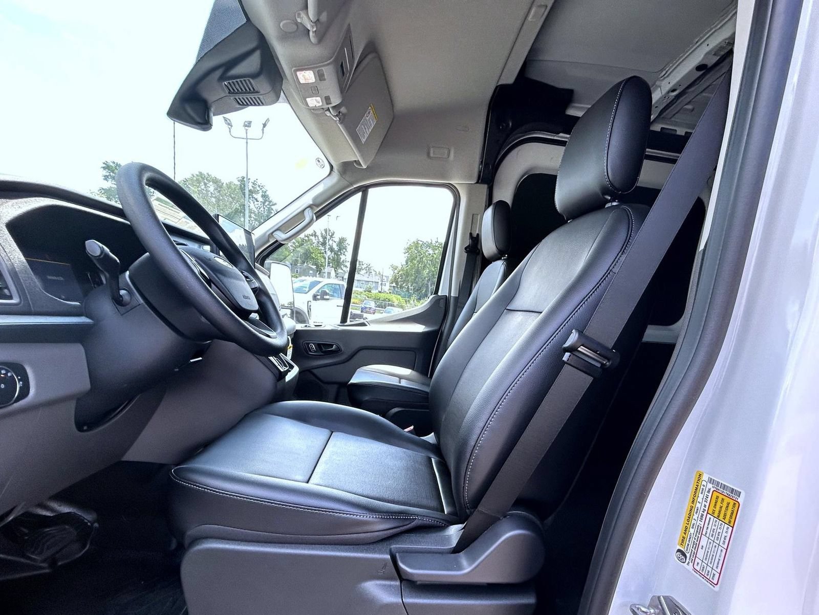 New 2026 Ford Transit 250 148 Medium Roof w/ Load Area Protection Package RWD image 10