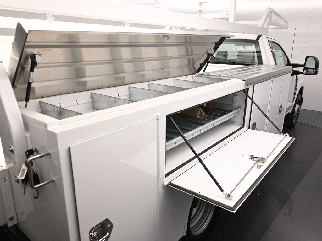 New 2026 Ford F350 XL w/ XL Chrome Package RWD image 23