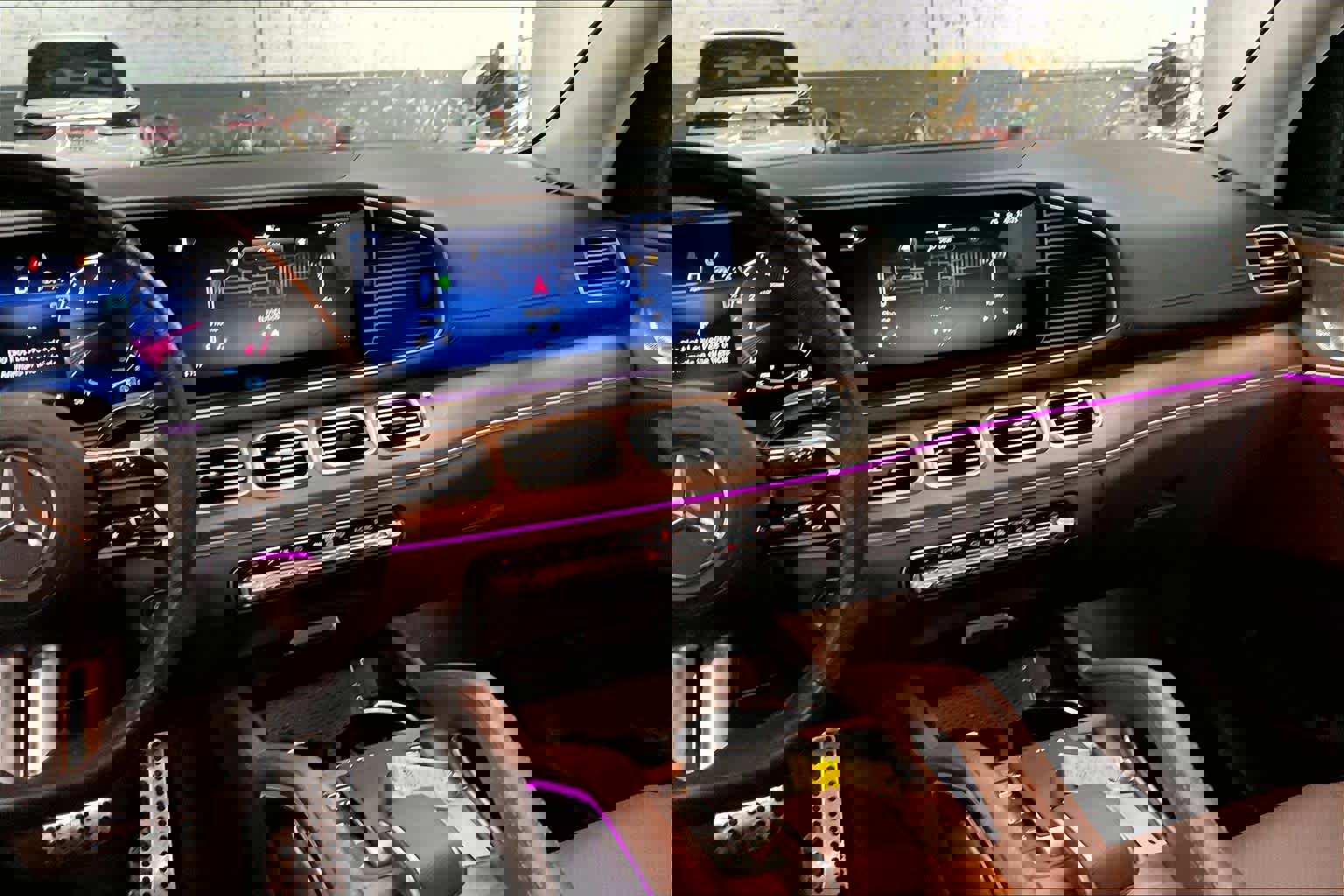 Used 2024 Mercedes-Benz GLS 450 4MATIC image 9