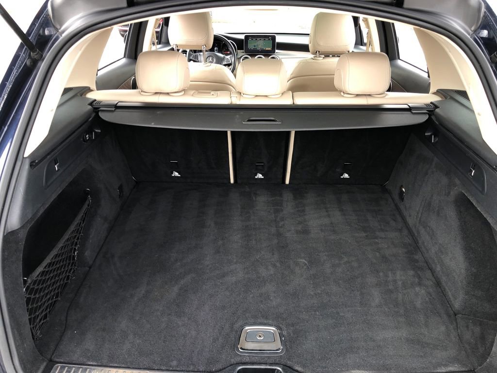 Used 2018 Mercedes-Benz GLC 300 4MATIC image 17