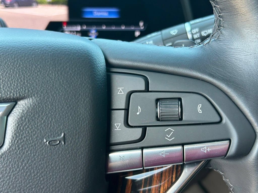 Used 2024 Cadillac Escalade ESV Premium Luxury w/ Performance Package AWD/4WD image 25