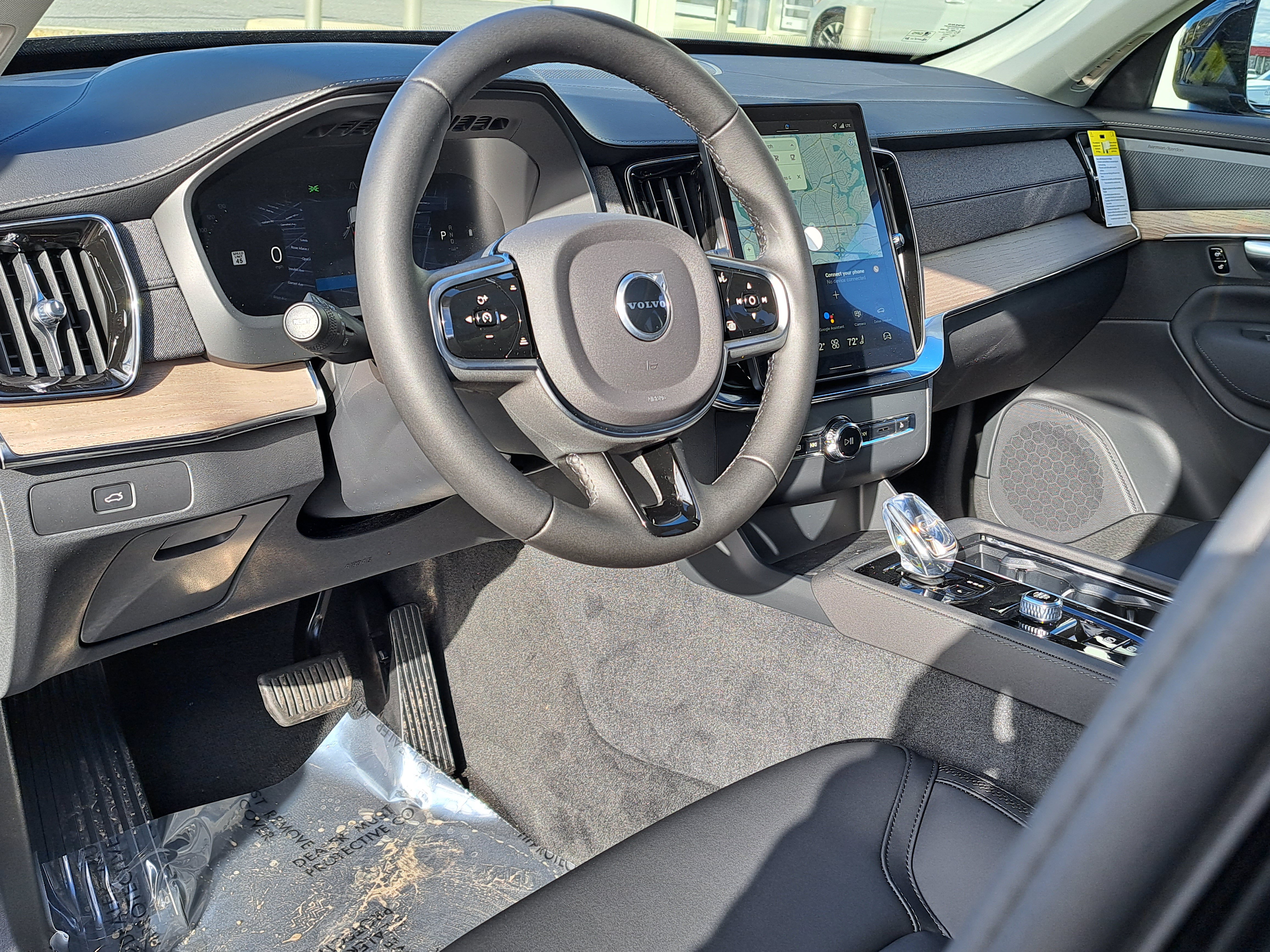 New 2026 Volvo XC90 B6 Plus w/ Protection Package Premier AWD/4WD image 5
