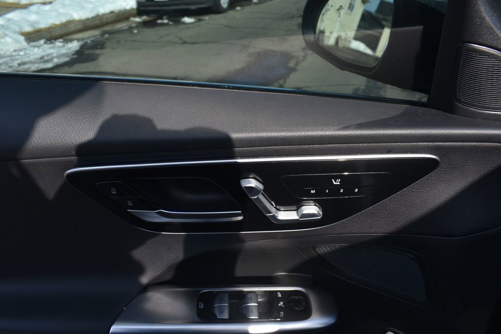 Used 2025 Mercedes-Benz C 300 Sedan image 11