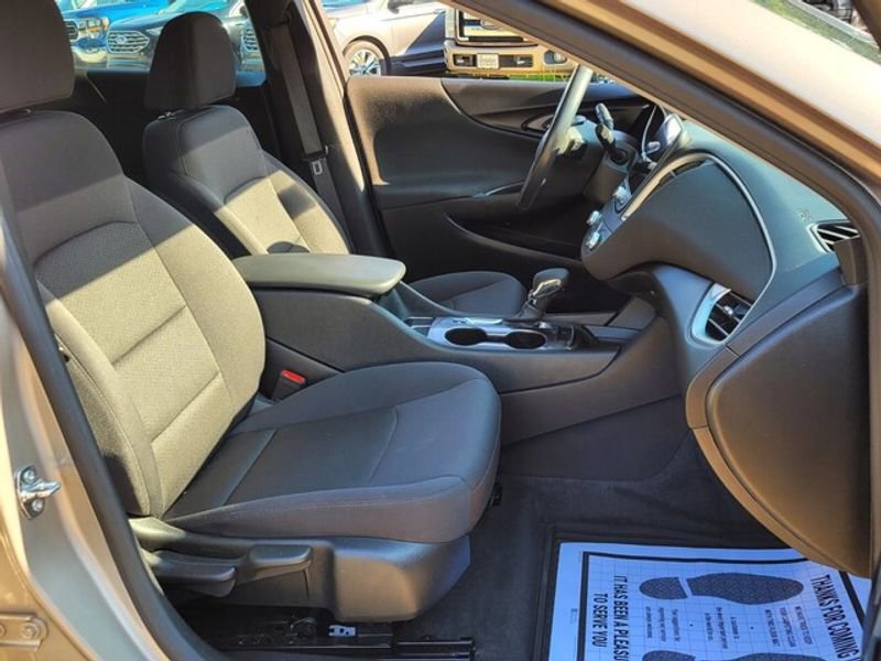 Used 2022 Chevrolet Malibu RS w/ LPO, Convenience Package 2 image 21