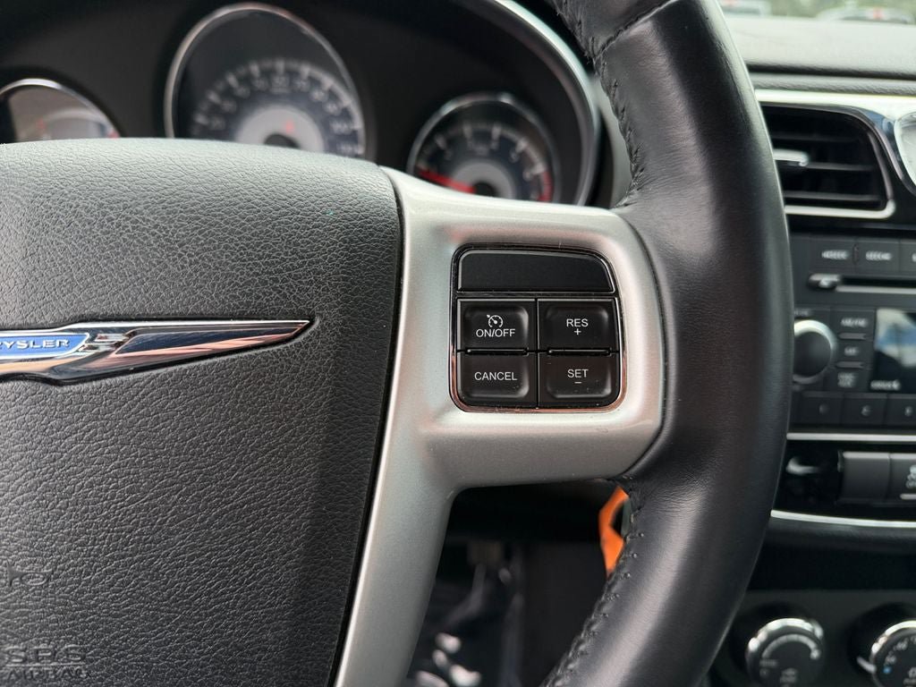 Used 2014 Chrysler 200 Touring FWD image 16