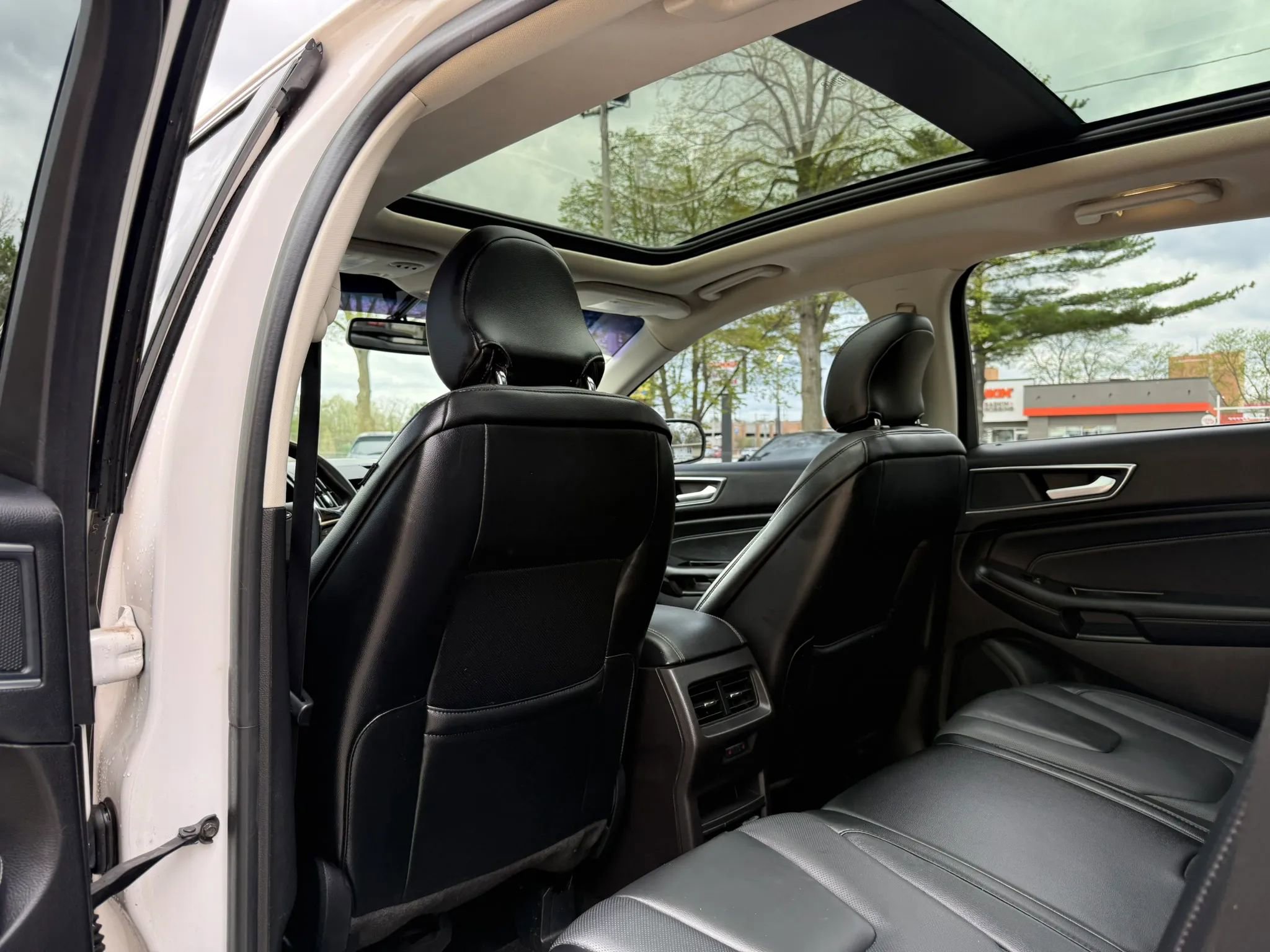 Used 2017 Ford Edge Titanium w/ Equipment Group 301A AWD/4WD image 13