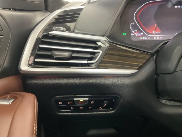 Used 2020 BMW X7 M50i w/ Dynamic Handling Package AWD/4WD image 18