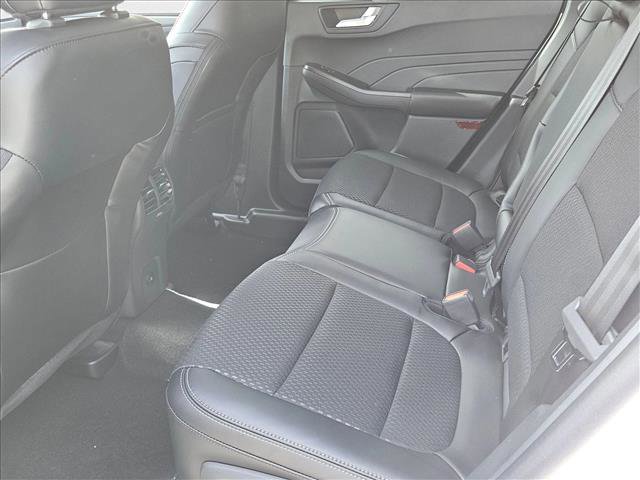 New 2025 Ford Escape SE image 16