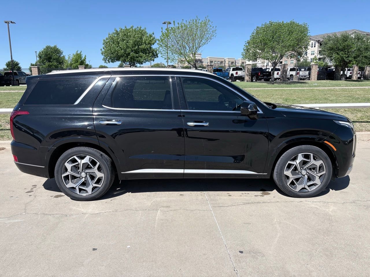 Used 2021 Hyundai Palisade Calligraphy image 3