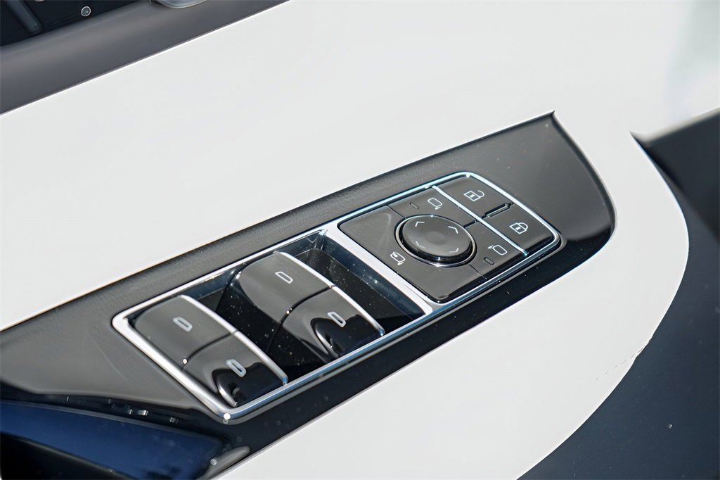 New 2026 Cadillac Vistiq Luxury image 16