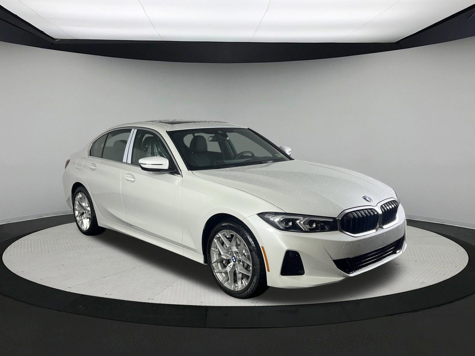 Certified 2025 BMW 330i xDrive Sedan w/ Convenience Package AWD/4WD image 3