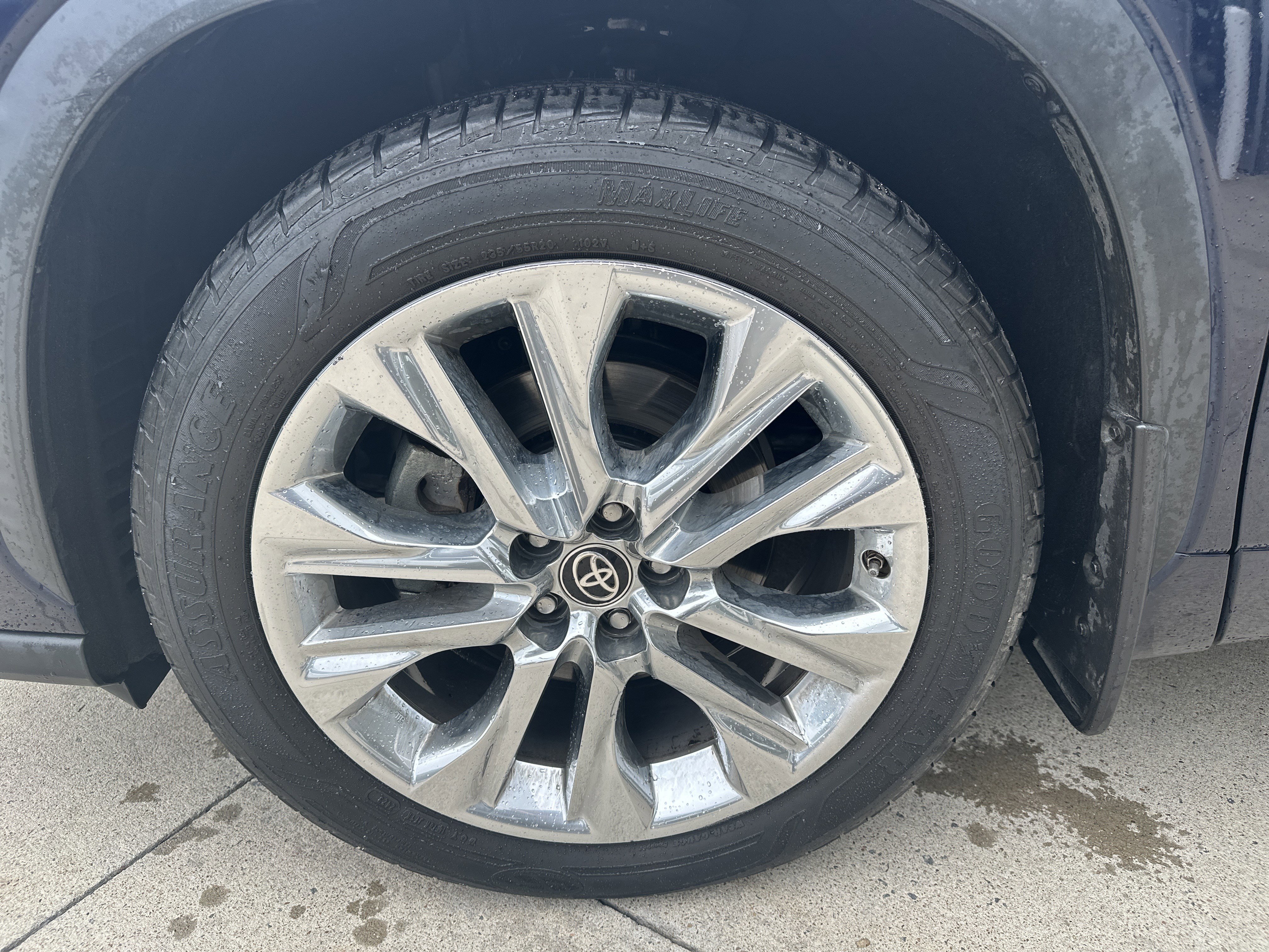 Used 2020 Toyota Highlander Limited AWD/4WD image 6