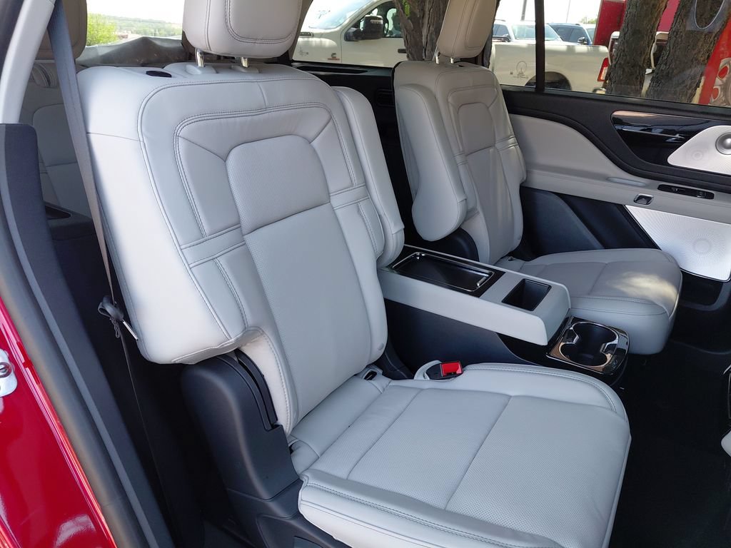 New 2026 Lincoln Aviator Reserve w/ Luxury Package AWD/4WD image 37