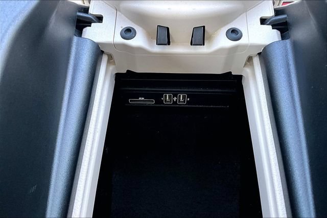 Used 2019 Mercedes-Benz E 300 4MATIC image 19