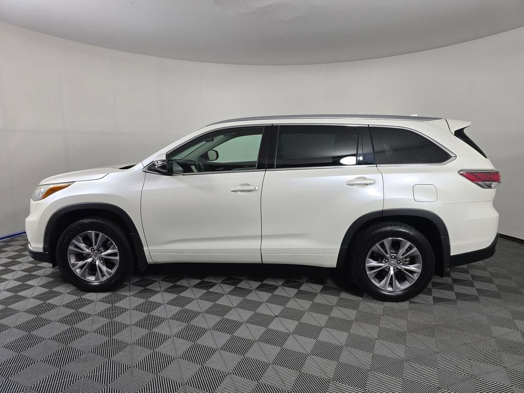 Used 2015 Toyota Highlander XLE AWD/4WD image 4
