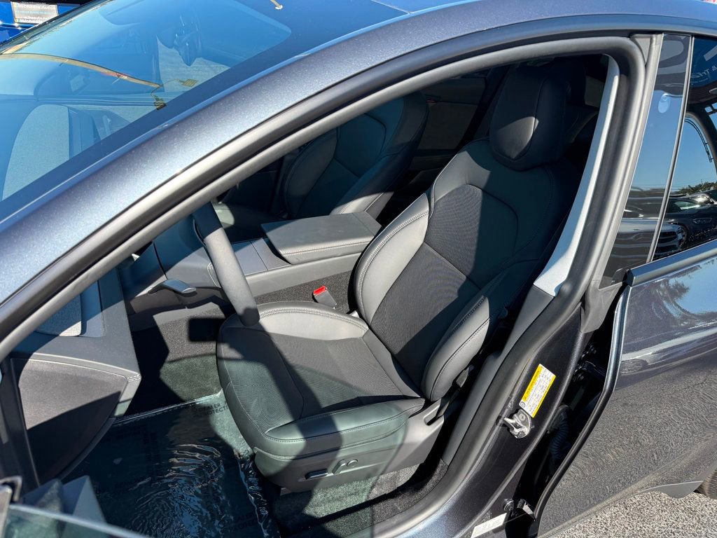 Used 2026 Tesla Model Y 2WD image 8