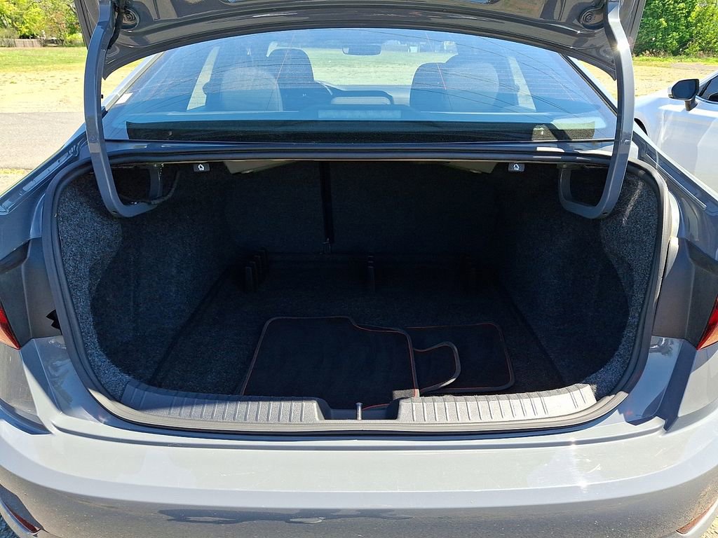 Used 2019 Volkswagen Jetta GLI FWD image 28