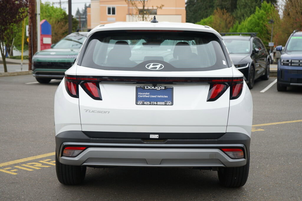 Certified 2025 Hyundai Tucson SE FWD image 8