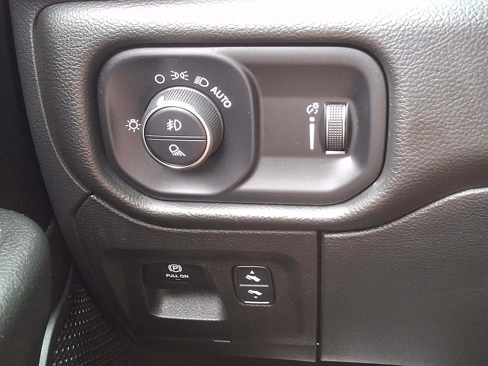 Used 2022 RAM 1500 Big Horn RWD image 23