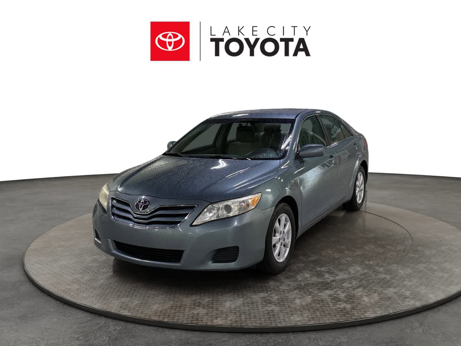Used 2010 Toyota Camry LE FWD image 1