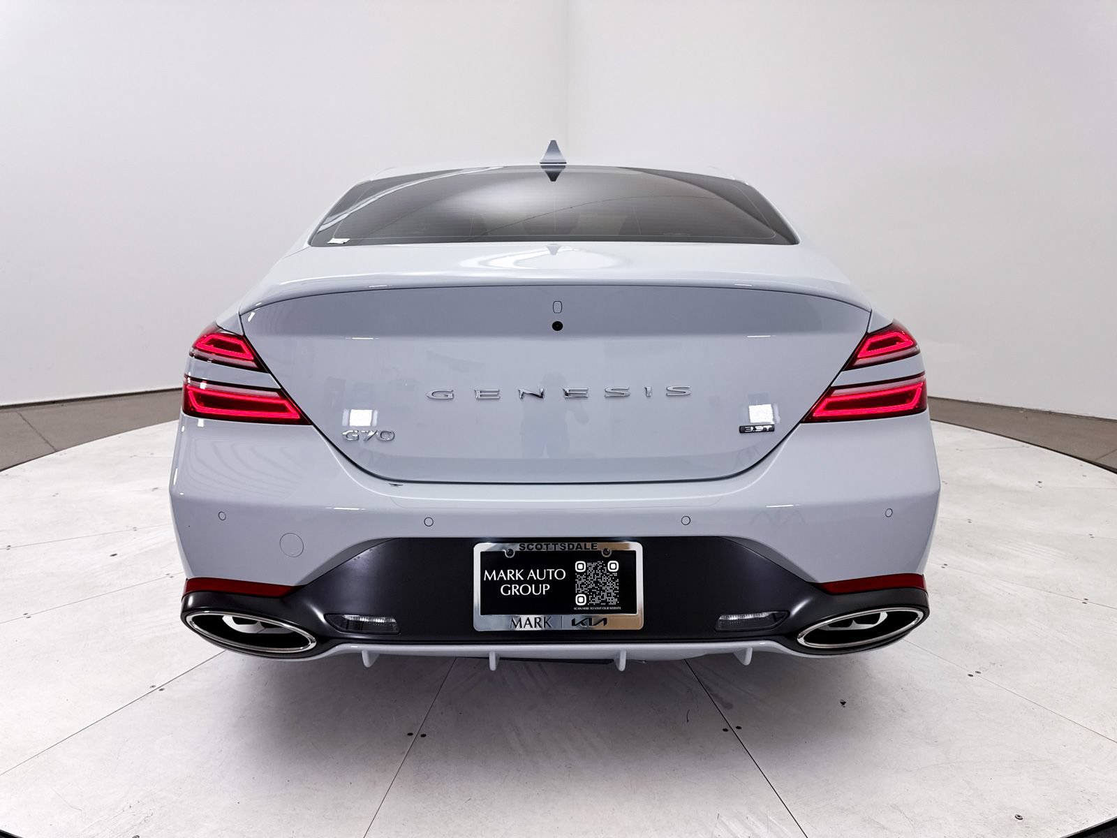 Used 2023 Genesis G70 3.3T w/ Sport Prestige Package RWD image 19