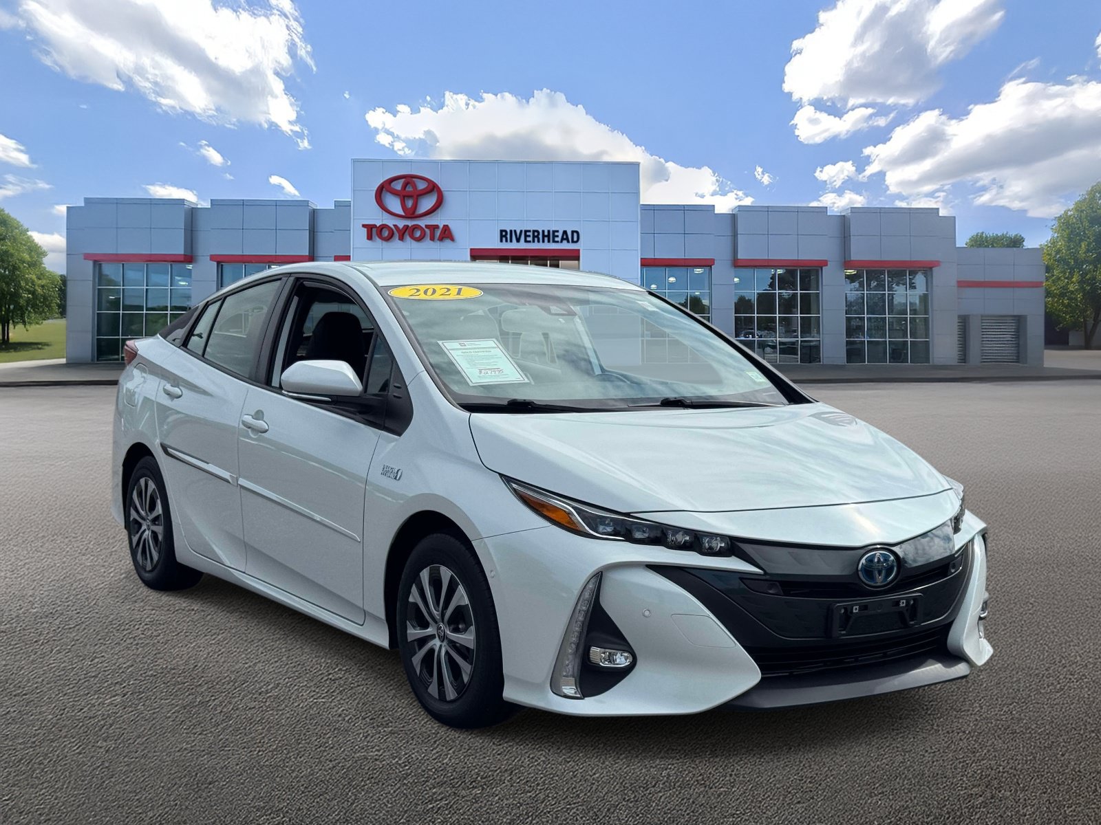 Certified 2021 Toyota Prius Prime Limited FWD image 2