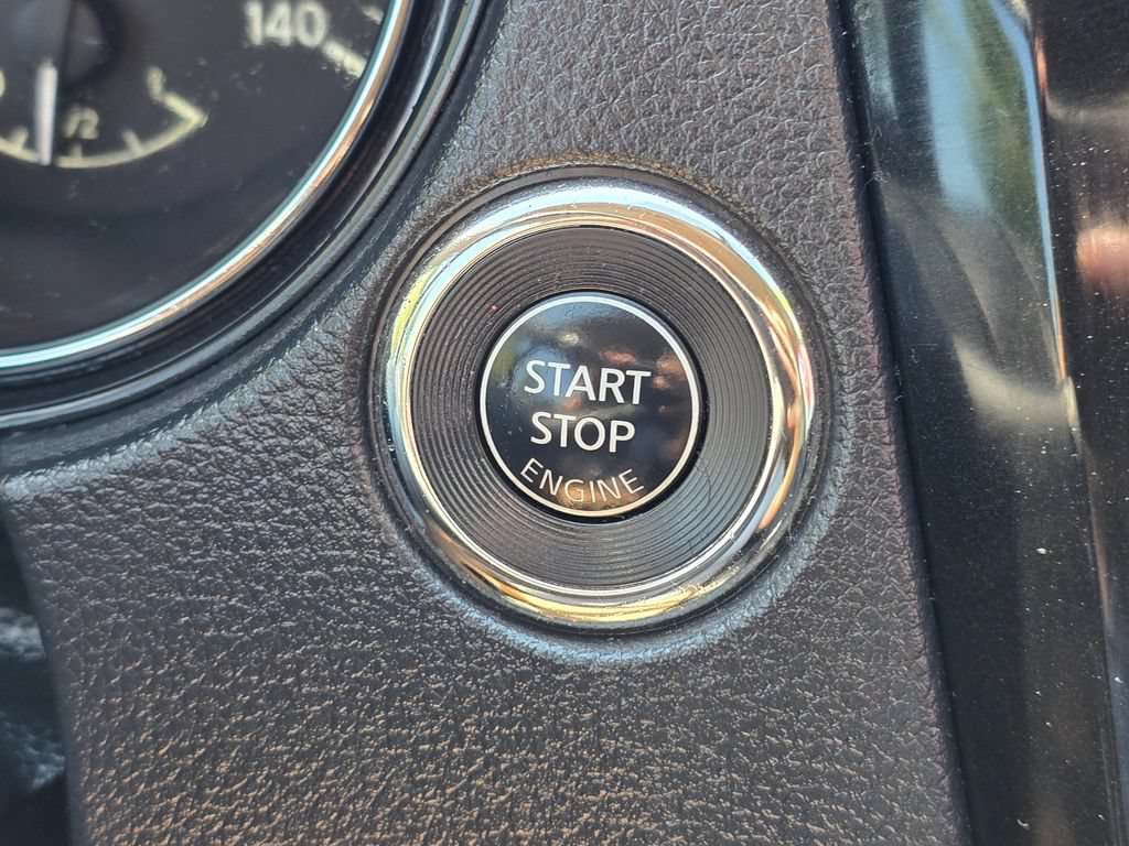 Used 2018 Nissan Rogue SV AWD/4WD image 31