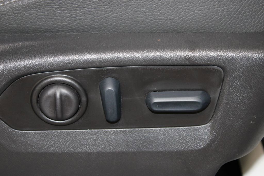 Used 2023 GMC Sierra 3500 Denali w/ Denali Ultimate Package image 32