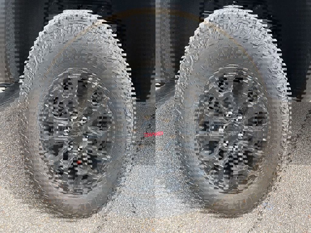 New 2026 GMC Canyon Elevation w/ Convenience Package image 5