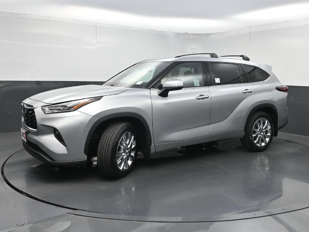 Used 2024 Toyota Highlander Limited AWD/4WD image 25