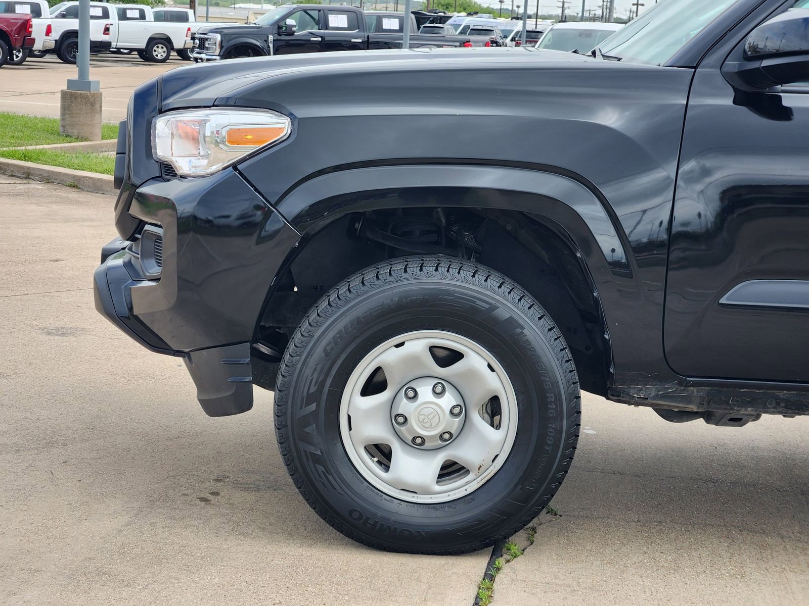 Used 2023 Toyota Tacoma SR image 9