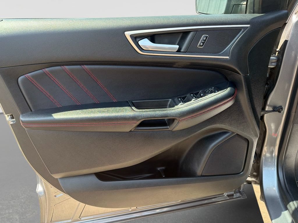 Used 2022 Ford Edge ST-Line AWD/4WD image 18