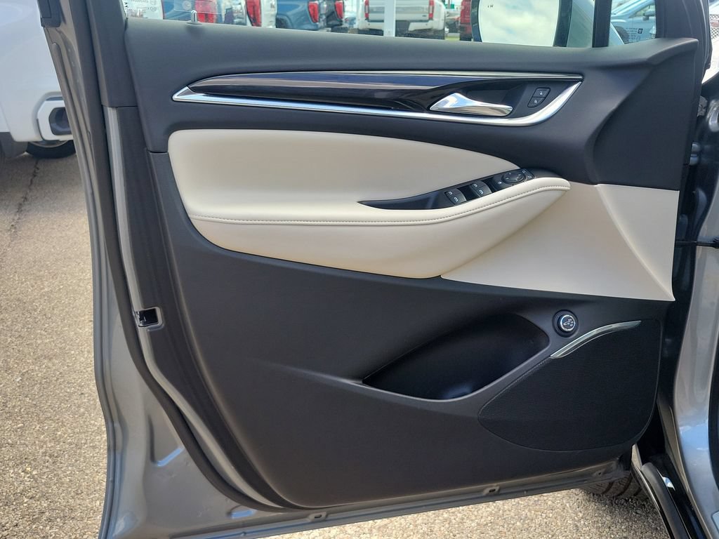 Used 2023 Buick Enclave Essence FWD image 21