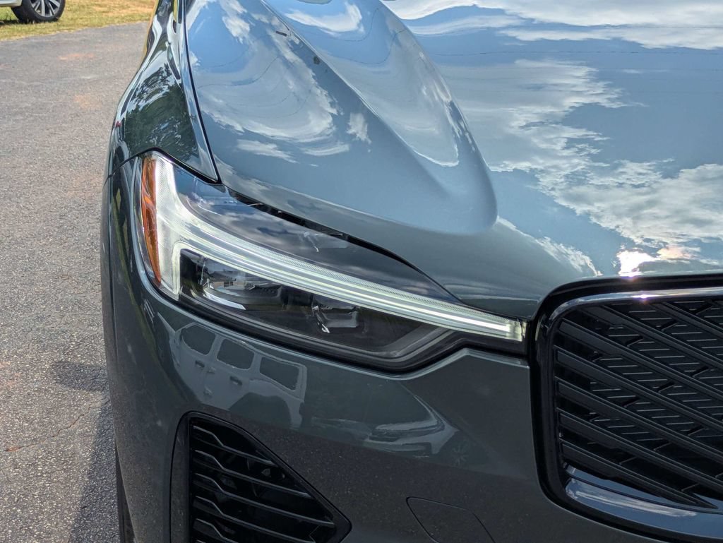 New 2026 Volvo XC60 T8 Core AWD/4WD image 10