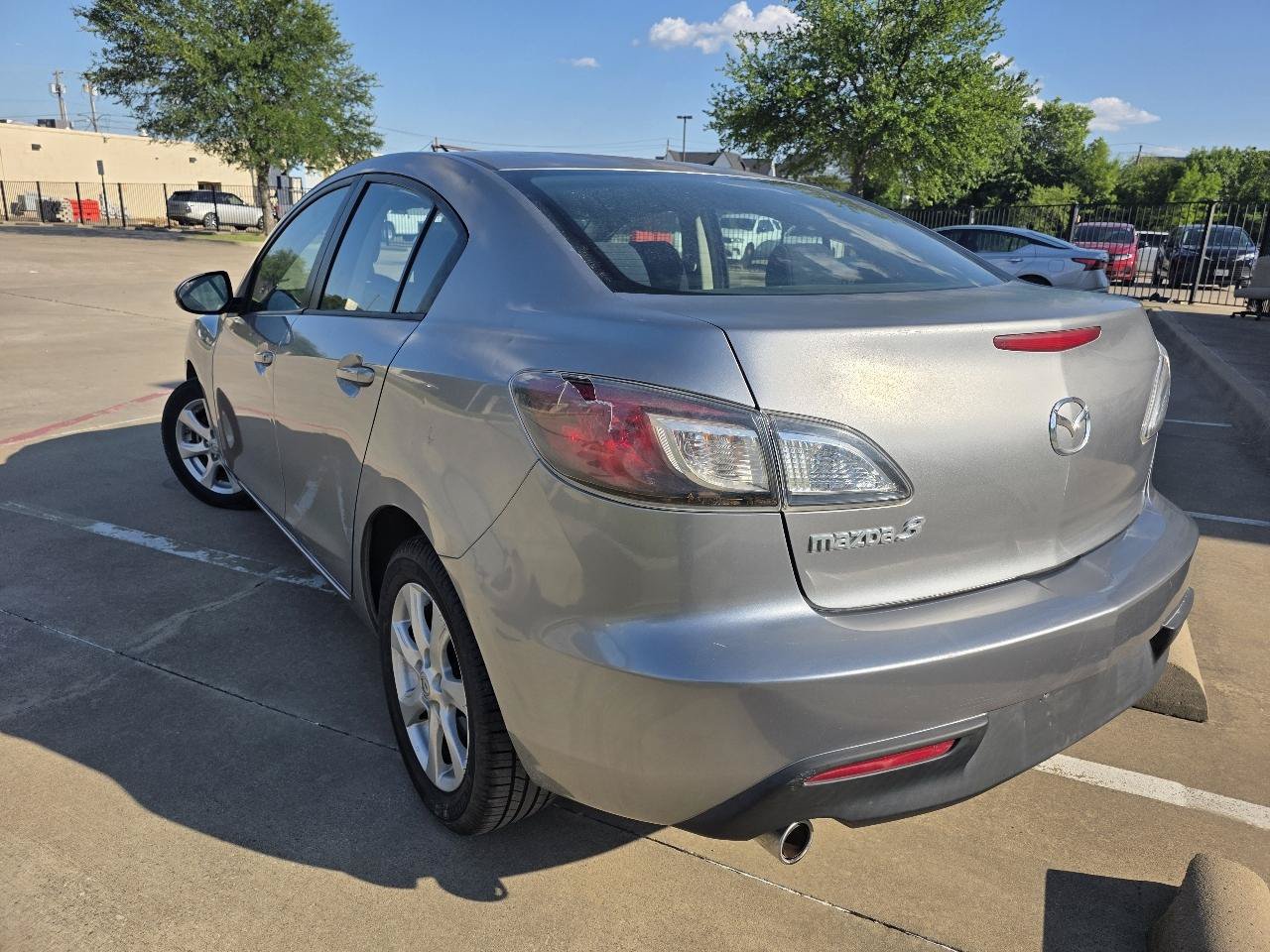 Used 2010 MAZDA MAZDA3 i Touring FWD image 28