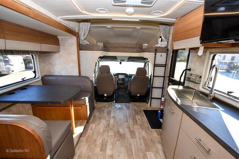 Used 2018 Mercedes-Benz Sprinter 3500 image 11