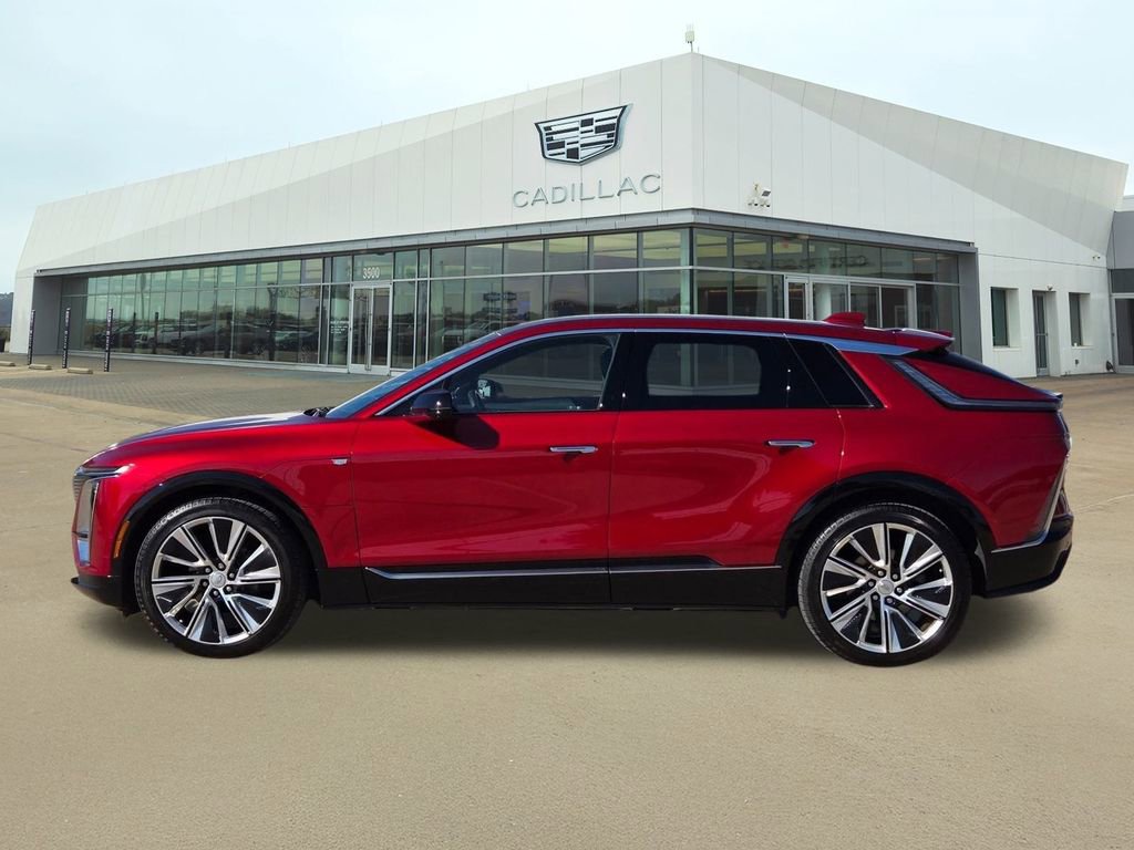 Certified 2024 Cadillac Lyriq Luxury w/ LPO, Floor Liner Package image 3