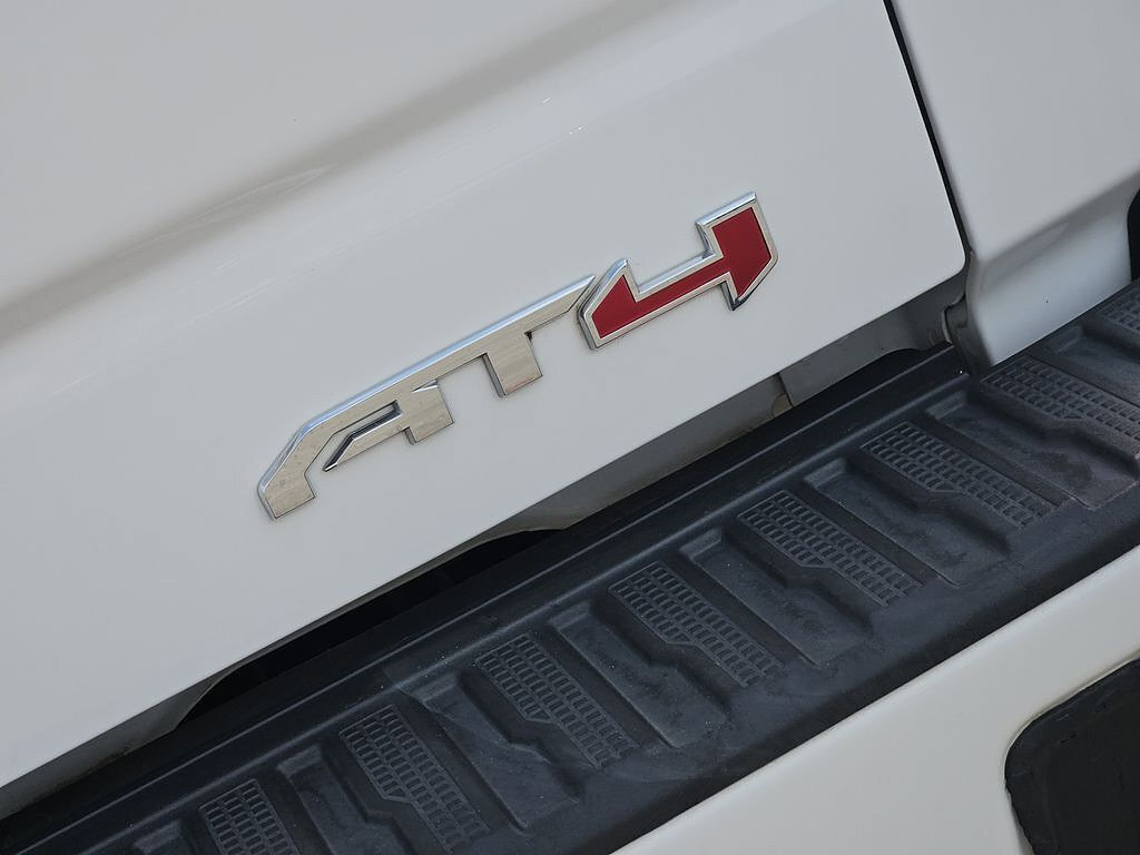 Used 2021 GMC Sierra 1500 AT4 w/ AT4 Value Package AWD/4WD image 8