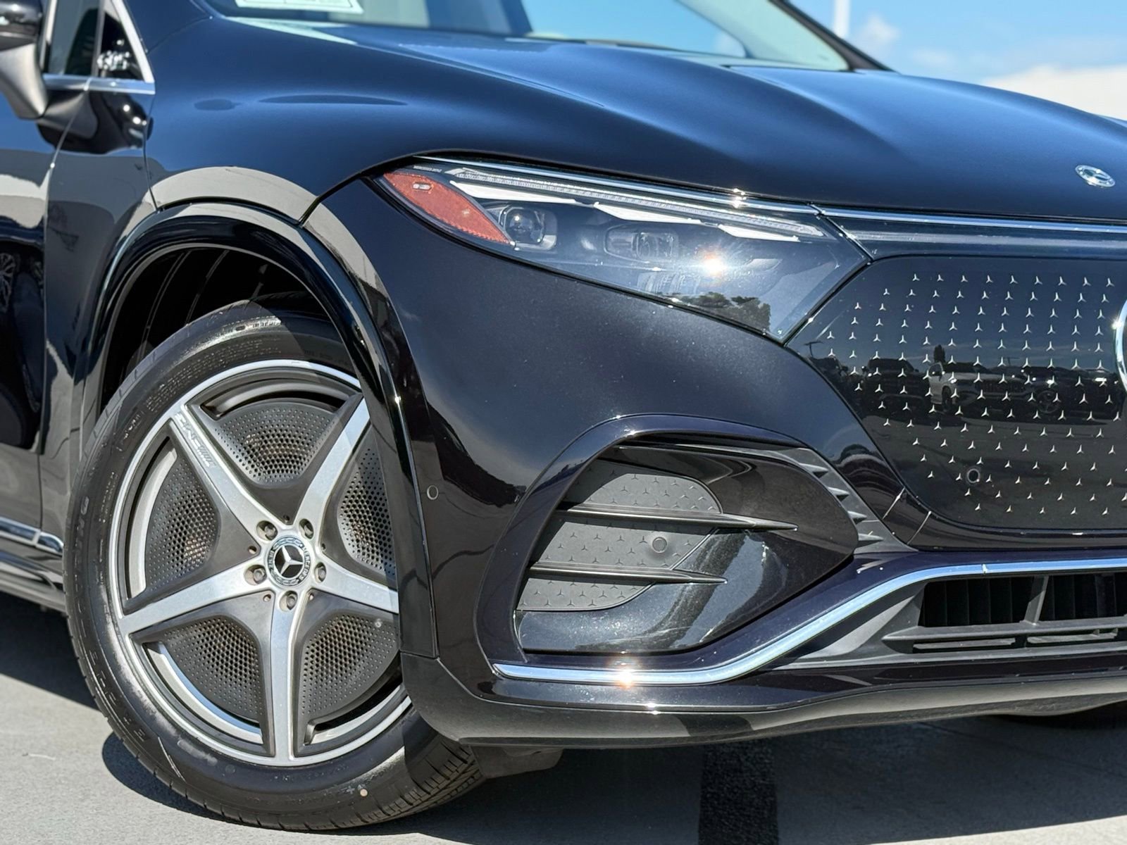 Certified 2023 Mercedes-Benz EQS 580 4MATIC SUV image 4