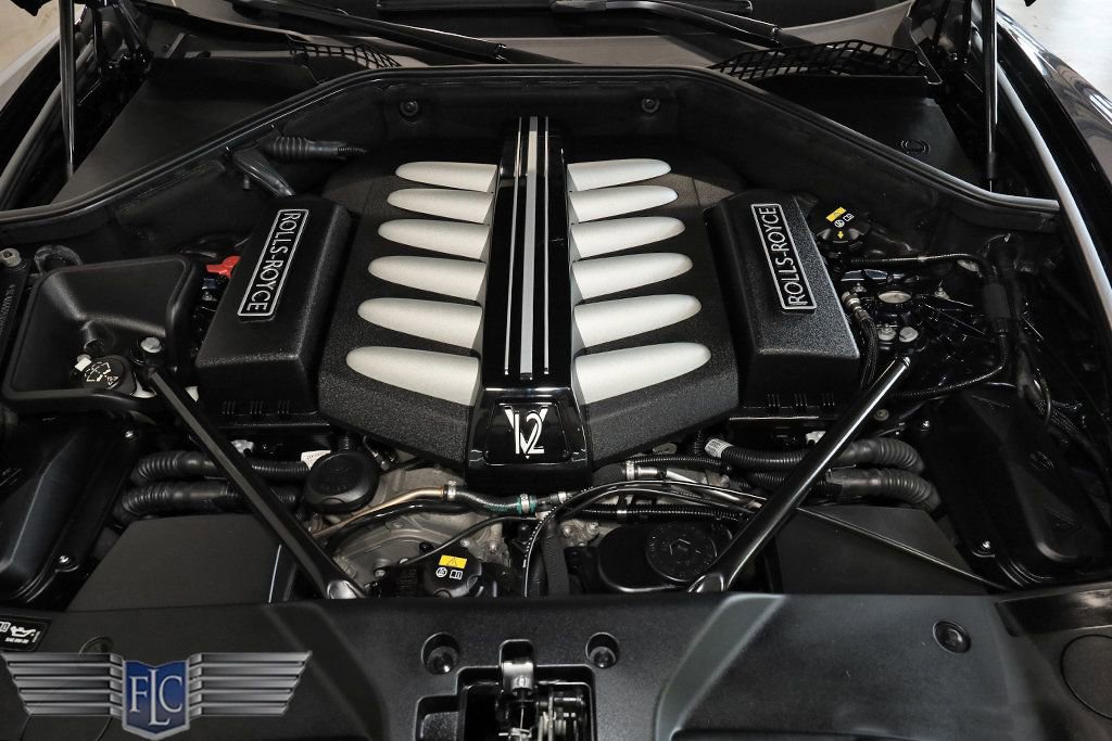 Used 2017 Rolls-Royce Dawn image 38